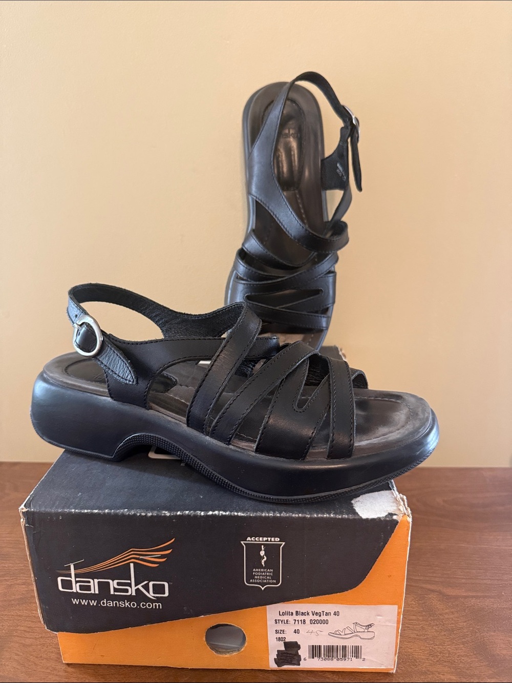 Dansko Lolita Black Veg Tan Sandals Size 40